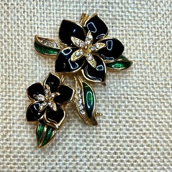 Vintage Rhinestone Enamel Floral Gold Tone Brooch Pin EUC - Picture 4 of 15
